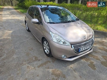 Авто Peugeot 208 2013 № 8867389