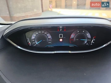 Авто Peugeot 5008 2018 № 8867694