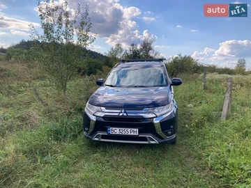 Авто Mitsubishi Outlander 2017 № 8867831
