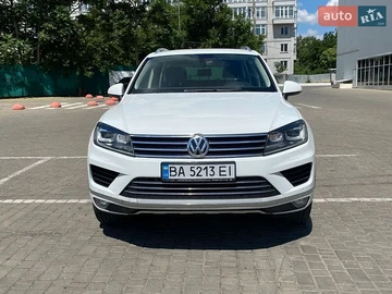 Авто Volkswagen Touareg 2015 № 8867838