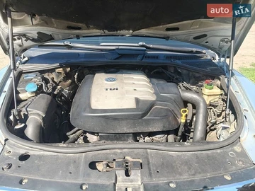 Авто Volkswagen Touareg 2005 № 8867969