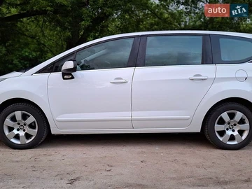 Авто Peugeot 5008 2016 № 8869867