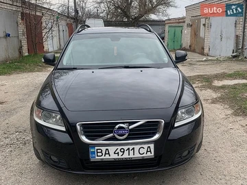 Авто Volvo V50 2010 № 8870255