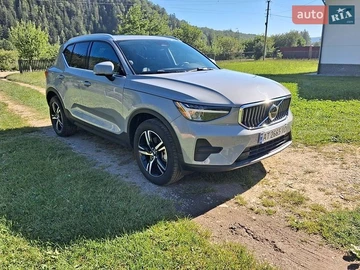 Авто Volvo Xc40 2023 № 8870611