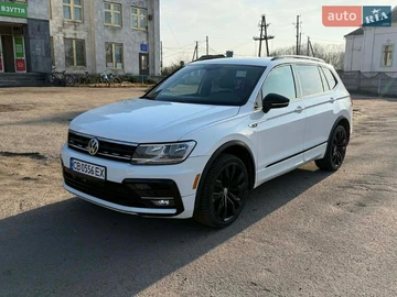 Авто Volkswagen Tiguan 2020 № 8870811