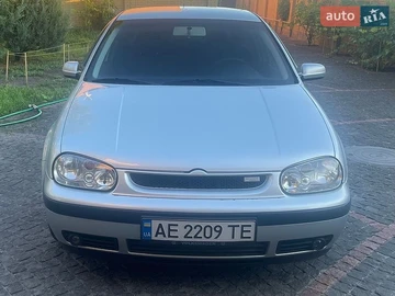 Авто Volkswagen Golf 2002 № 8871241