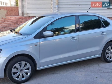 Авто Volkswagen Polo 2017 № 8871705