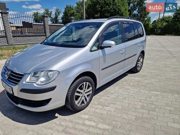 Авто Volkswagen Touran 2009 № 8871719