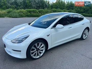 Авто Tesla Model 3 2020 № 8873387