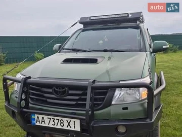 Авто Toyota Hilux 2013 № 8874561