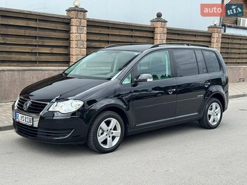 Авто Volkswagen Touran 2007 № 8875436