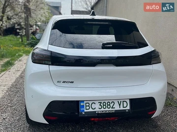 Авто Peugeot E-208 2024 № 8876145