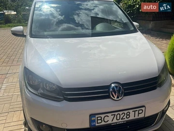 Авто Volkswagen Touran 2010 № 8876451