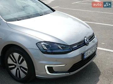 Авто Volkswagen E-Golf 2014 № 8876543