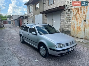 Авто Volkswagen Golf 2000 № 8876972