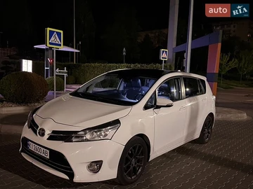 Авто Toyota Verso 2013 № 8877464