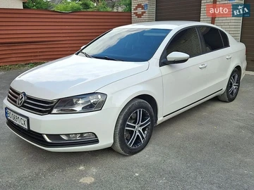 Авто Volkswagen Passat 2013 № 8877468