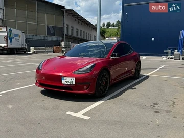 Авто Tesla Model 3 2019 № 8879386