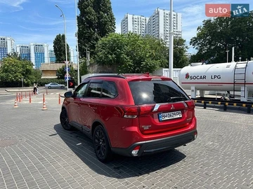 Авто Mitsubishi Outlander 2017 № 8879952