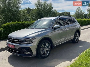 Авто Volkswagen Tiguan 2021 № 8880060