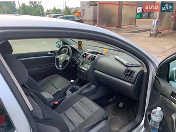 Авто Volkswagen Golf 2006 № 8880332