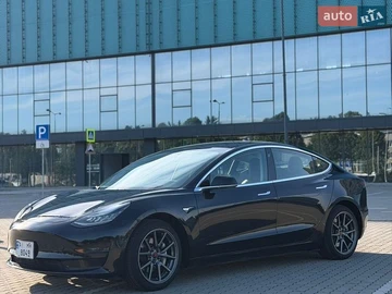 Авто Tesla Model 3 2018 № 8881004