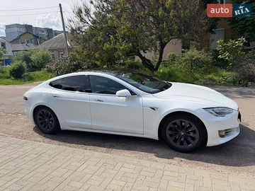 Авто Tesla Model S 2018 № 8881261