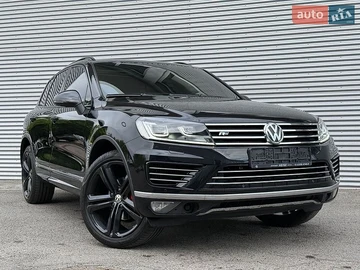 Авто Volkswagen Touareg 2015 № 8881755