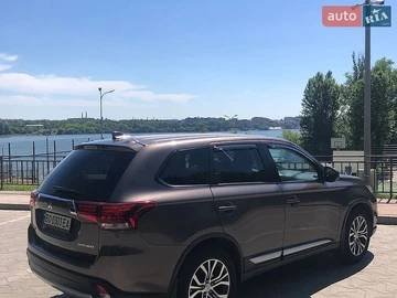 Авто Mitsubishi Outlander 2017 № 8882091