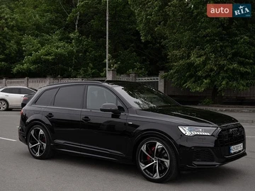 Авто Audi Q7 2021 № 8882255