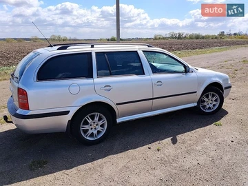 Авто Skoda Octavia 2002 № 8882288