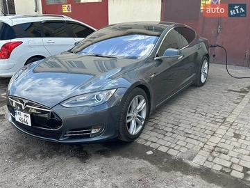 Авто Tesla Model S 2013 № 8882583