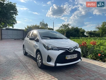 Авто Toyota Yaris 2014 № 8883485