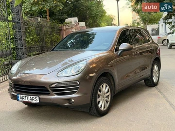 Авто Porsche Cayenne 2011 № 8884161