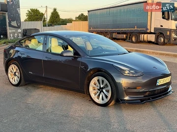 Авто Tesla Model 3 2021 № 8884169