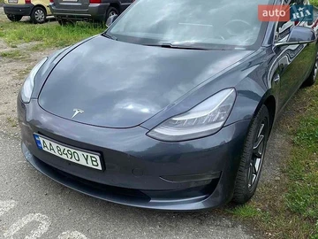 Авто Tesla Model 3 2019 № 8884257