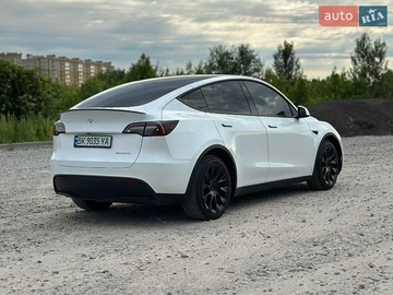 Авто Tesla Model Y 2021 № 8884394
