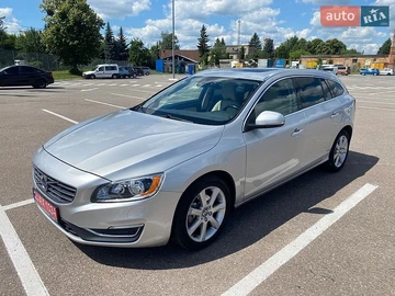 Авто Volvo V60 2015 № 8885465