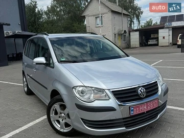 Авто Volkswagen Touran 2009 № 8887068