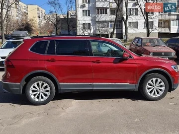 Авто Volkswagen Tiguan 2017 № 8887174