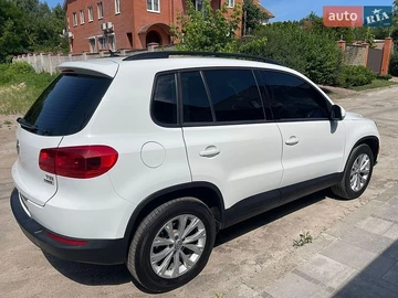 Авто Volkswagen Tiguan 2015 № 8888030