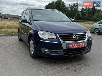 Авто Volkswagen Touran 2010 № 8888320