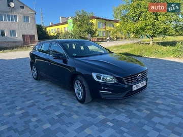 Авто Volvo V60 2017 № 8888438
