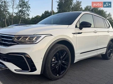 Авто Volkswagen Tiguan 2021 № 8888601