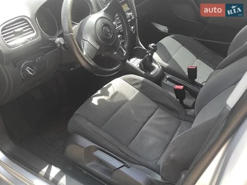Авто Volkswagen Golf 2010 № 8888705