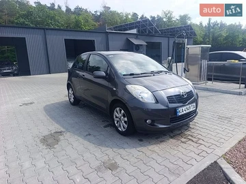 Авто Toyota Yaris 2008 № 8889195