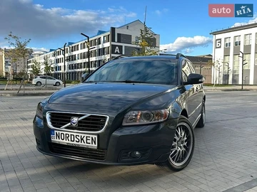 Авто Volvo V50 2009 № 8889279