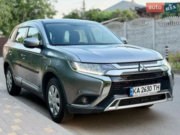 Авто Mitsubishi Outlander 2018 № 8889474