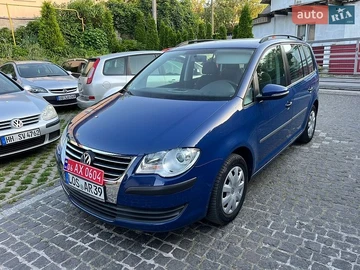 Авто Volkswagen Touran 2009 № 8890012
