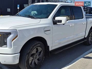 Авто Ford F-150 2022 № 8890300